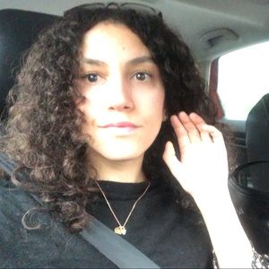 Meet your Posher, Anisa